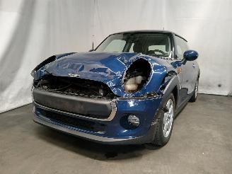 Schadeauto Mini Mini Mini (F56) Hatchback 3-drs 1.5 12V One D (B37C15A) [70kW]  (03-2014/..=
=2E) 2014/8