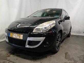 Vaurioauto  passenger cars Renault Scenic Scénic III (JZ) MPV 1.5 dCi 110 (K9K-837(K9K-N8)) [81kW]  (04-2009/0=
9-2016) 2011/11