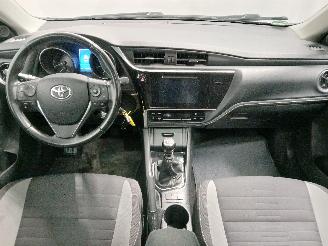 Toyota Auris Auris Touring Sports (E18) Combi 1.2 T 16V (8NR-FTS) [85kW]  (03-2015/=
12-2018) picture 10