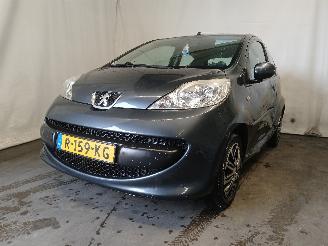 krockskadad bil auto Peugeot 107 107 Hatchback 1.0 12V (384F(1KR)) [50kW]  (06-2005/05-2014) 2009/2