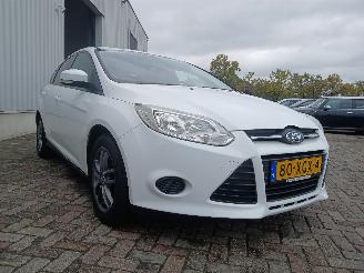 Ford Focus Focus 3 Hatchback 1.0 Ti-VCT EcoBoost 12V 100 (M2DA(Euro 5)) [74kW]  (=
02-2012/05-2018) picture 6