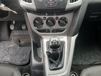 Ford Focus Focus 3 Hatchback 1.0 Ti-VCT EcoBoost 12V 100 (M2DA(Euro 5)) [74kW]  (=
02-2012/05-2018) picture 16
