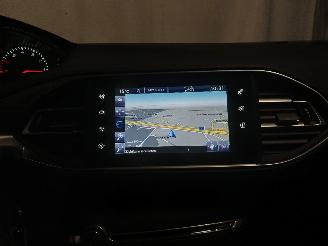 Peugeot 308 308 (L3/L8/LB/LH/LP) Hatchback 5-drs 1.2 12V e-THP PureTech 110 (EB2DT=
(HNZ)) [81kW]  (11-2013/06-2021) picture 19