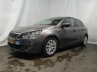 Peugeot 308 308 (L3/L8/LB/LH/LP) Hatchback 5-drs 1.2 12V e-THP PureTech 110 (EB2DT=
(HNZ)) [81kW]  (11-2013/06-2021) picture 3