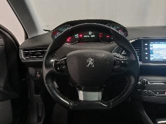 Peugeot 308 308 (L3/L8/LB/LH/LP) Hatchback 5-drs 1.2 12V e-THP PureTech 110 (EB2DT=
(HNZ)) [81kW]  (11-2013/06-2021) picture 20