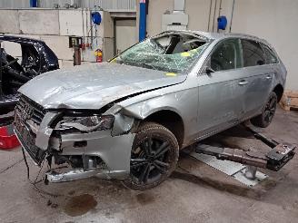 Salvage car Audi A4 A4 Avant (B8) Combi 3.0 TDI V6 24V Quattro (CCWA) [176kW]  (04-2008/03=
-2012) 2011