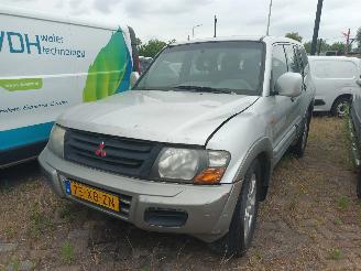 Damaged car Mitsubishi Pajero Pajero Hardtop (V6/7) Terreinwagen 3.2 DI-D 16V (4M41) [118kW]  (04-20=
00/12-2006) 2003/1