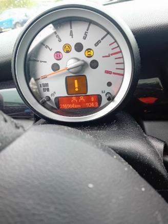 Mini Mini Mini (R56) Hatchback 1.6 16V Cooper (N12-B16A) [88kW]  (10-2006/02-201=
2) picture 2