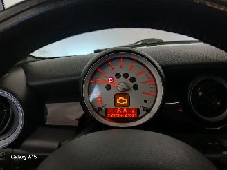 Mini Mini Mini (R56) Hatchback 1.6 16V Cooper (N12-B16A) [88kW]  (10-2006/02-201=
2) picture 19