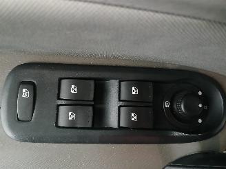 Renault Kangoo Kangoo/Grand Kangoo (KW) MPV 1.6 16V (K4M-830(K4M-G8)) [78kW]  (02-200=
8/...) picture 13