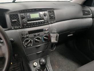Toyota Corolla Corolla (E12) Hatchback 1.6 16V VVT-i (3ZZFE) [81kW]  (01-2002/12-2006=
) picture 16
