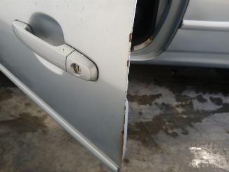 Toyota Corolla Corolla (E12) Hatchback 1.6 16V VVT-i (3ZZFE) [81kW]  (01-2002/12-2006=
) picture 21