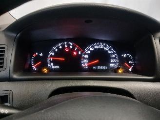 Toyota Corolla Corolla (E12) Hatchback 1.6 16V VVT-i (3ZZFE) [81kW]  (01-2002/12-2006=
) picture 23