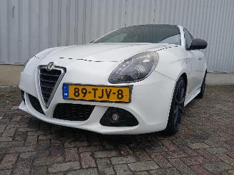 Damaged car Alfa Romeo Giulietta Giulietta (940) Hatchback 1.4 TB 16V MultiAir (940.A.2000) [125kW]  (0=
4-2010/10-2018) 2012/3