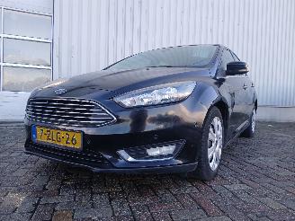 krockskadad bil auto Ford Focus Focus 3 Hatchback 1.0 Ti-VCT EcoBoost 12V 125 (M1DA(Euro 5)) [92kW]  (=
02-2012/05-2018) 2015/1