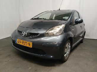 krockskadad bil auto Toyota Aygo Aygo (B10) Hatchback 1.0 12V VVT-i (1KR-FE) [50kW]  (07-2005/05-2014) 2008/2