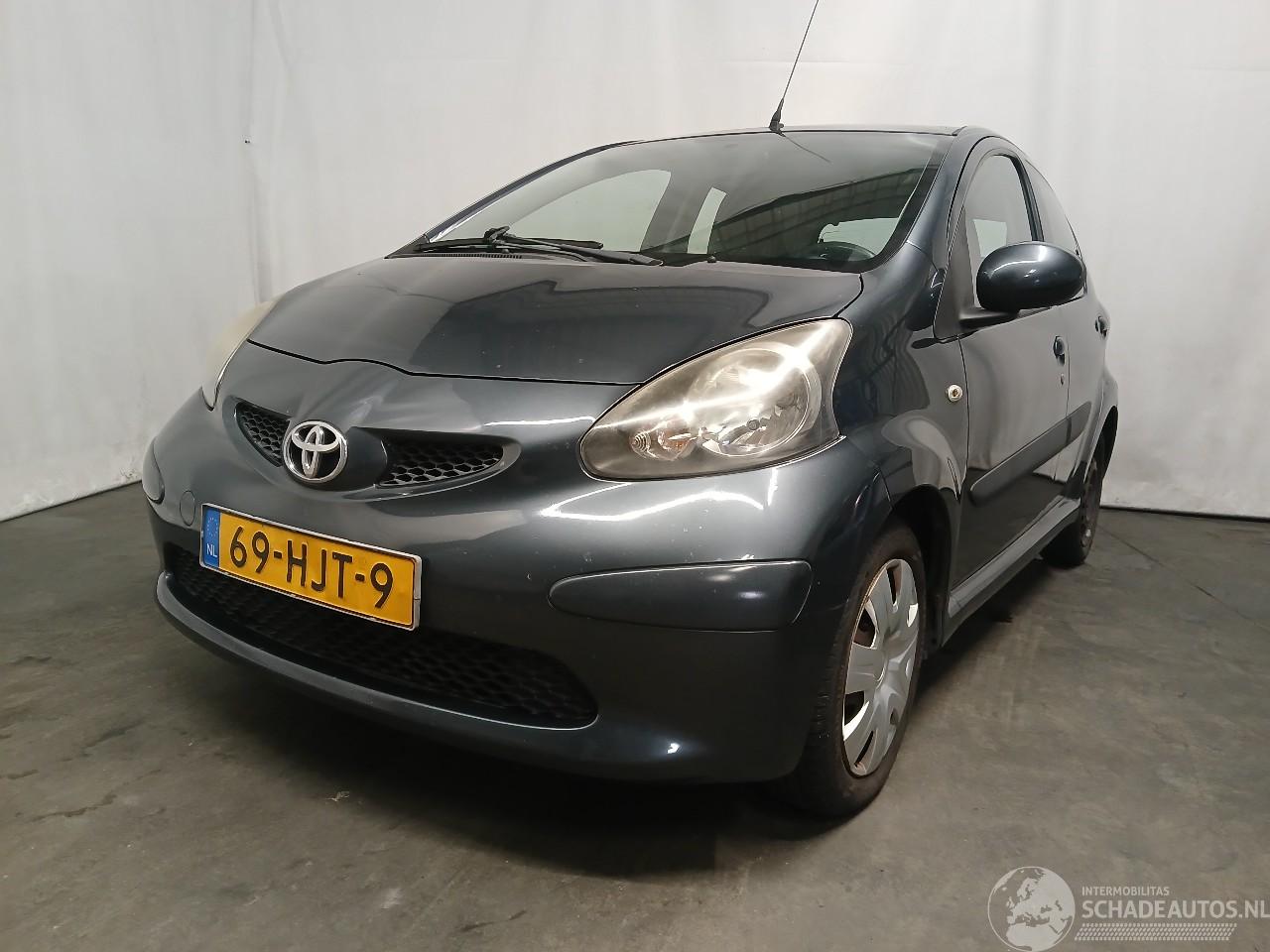 Toyota Aygo Aygo (B10) Hatchback 1.0 12V VVT-i (1KR-FE) [50kW]  (07-2005/05-2014)