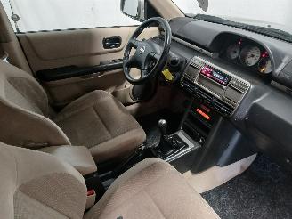 Nissan X-Trail X-Trail (T30) SUV 2.0 16V 4x4 (QR20DE) [103kW]  (07-2001/01-2013) picture 9