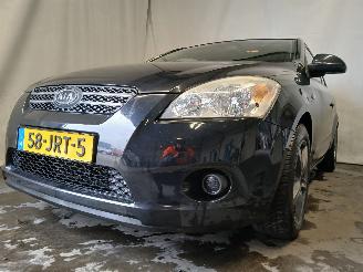 damaged passenger cars Kia Cee d Cee'd Sporty Wagon (EDF) Combi 1.4 16V (G4FA) [80kW]  (09-2007/12-2012=
) 2009/8