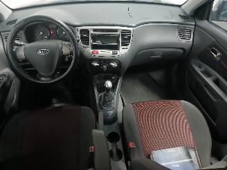 Kia Rio Rio II (DE) Hatchback 1.4 16V (G4EE) [71kW]  (03-2005/12-2011) picture 11