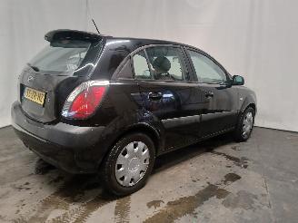 Kia Rio Rio II (DE) Hatchback 1.4 16V (G4EE) [71kW]  (03-2005/12-2011) picture 6