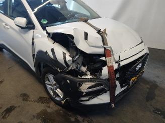 Hyundai Kona Kona (OS) SUV 1.0 T-GDI 12V (G3LC) [88kW]  (07-2017/04-2023) picture 33