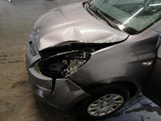 Hyundai I-20 i20 Hatchback 1.2i 16V (G4LA) [57kW]  (09-2008/12-2012) picture 29