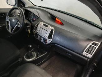 Hyundai I-20 i20 Hatchback 1.2i 16V (G4LA) [57kW]  (09-2008/12-2012) picture 8