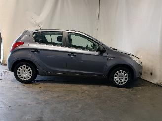 Hyundai I-20 i20 Hatchback 1.2i 16V (G4LA) [57kW]  (09-2008/12-2012) picture 7
