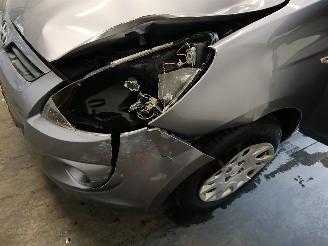 Hyundai I-20 i20 Hatchback 1.2i 16V (G4LA) [57kW]  (09-2008/12-2012) picture 23