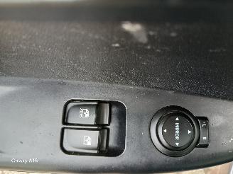 Hyundai I-20 i20 Hatchback 1.2i 16V (G4LA) [57kW]  (09-2008/12-2012) picture 12