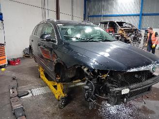 Skoda Superb Superb Combi (3TAC/TAF) Combi 2.0 TDI 16V (CFFB) [103kW]  (10-2009/05-=
2015) picture 2