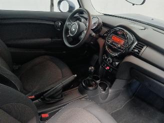 Mini Mini Mini (F56) Hatchback 3-drs 1.5 12V One D (B37C15A) [70kW]  (03-2014/..=
=2E) picture 9