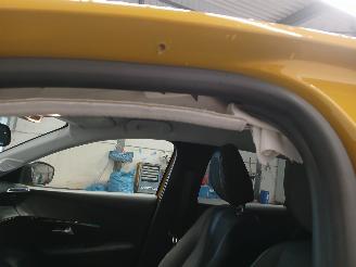 Peugeot 208 208 II (UB/UH/UP) Hatchback 5-drs 1.2 Vti 12V PureTech 100 (EB2ADTDB(H=
NE)) [74kW]  (06-2019/...) picture 31