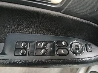 Hyundai I-30 i30 (FD) Hatchback 1.6 CVVT 16V (G4FC-G) [93kW]  (02-2008/11-2011) picture 13