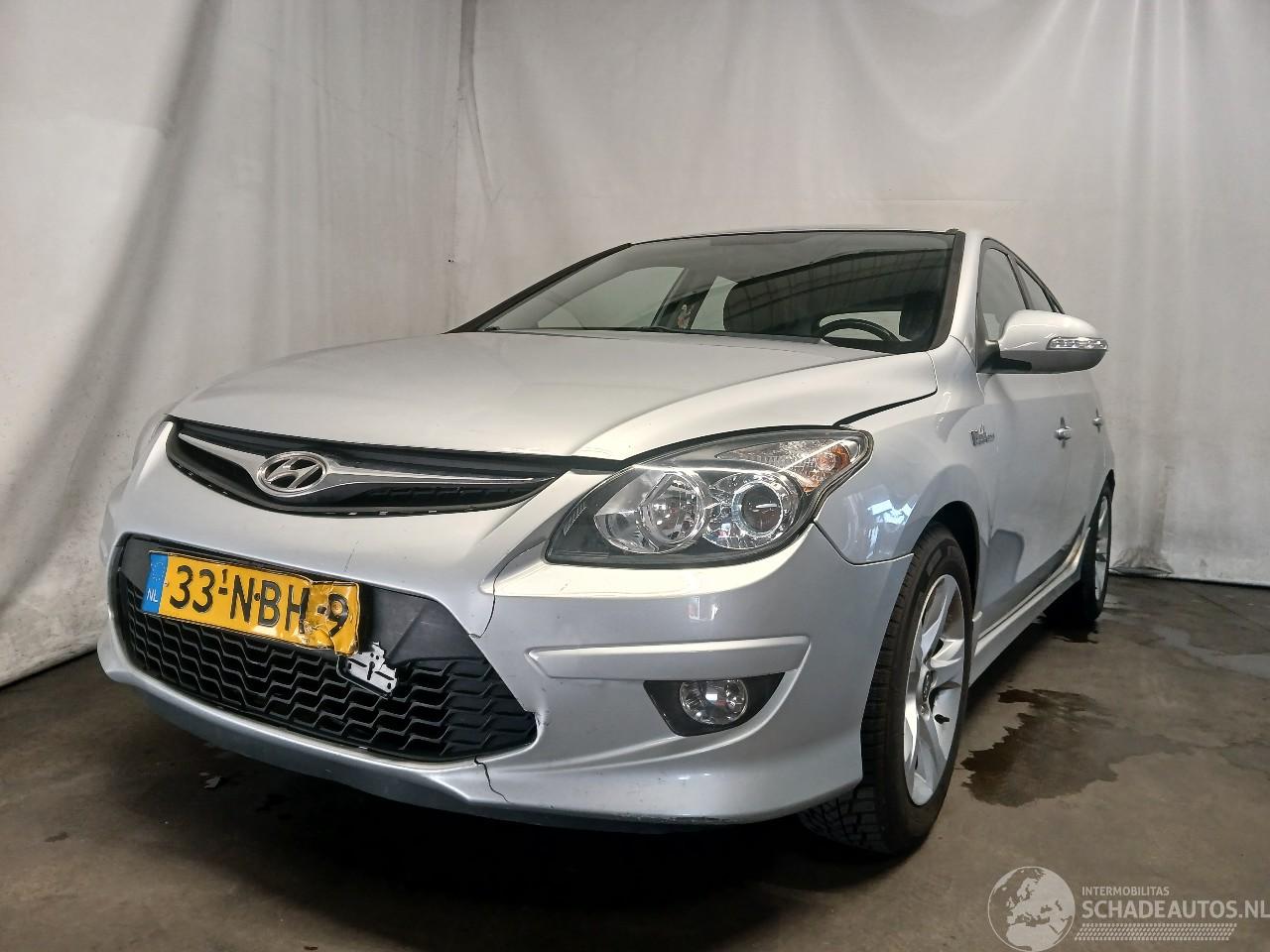 Hyundai I-30 i30 (FD) Hatchback 1.6 CVVT 16V (G4FC-G) [93kW]  (02-2008/11-2011)