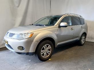 Mitsubishi Outlander Outlander (CW) SUV 2.4 16V Mivec 4x2 (4B12) [125kW]  (11-2006/11-2012)= picture 3