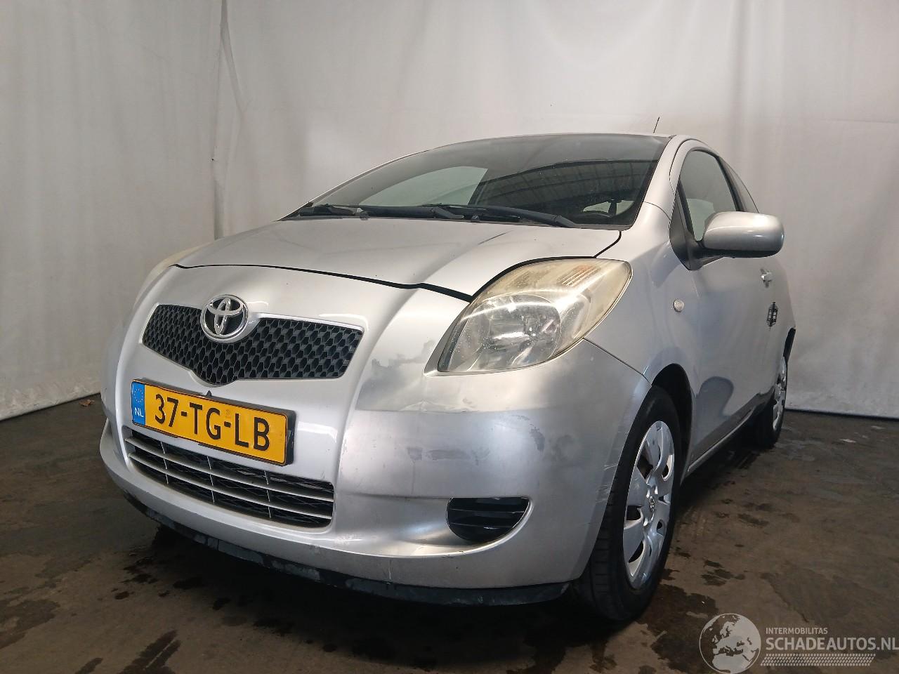 Toyota Yaris Yaris II (P9) Hatchback 1.3 16V VVT-i (2SZFE) [64kW]  (08-2005/11-2010=
)
