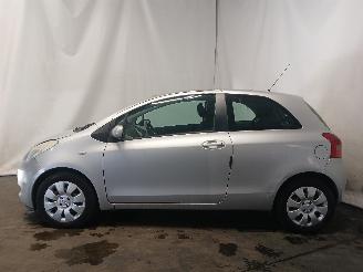 Toyota Yaris Yaris II (P9) Hatchback 1.3 16V VVT-i (2SZFE) [64kW]  (08-2005/11-2010=
) picture 4