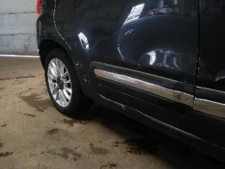 Fiat 500L 500L (199) MPV 0.9 TwinAir Turbo 105 (199.B.6000(Euro 6)) [77kW]  (09-=
2012/...) picture 22