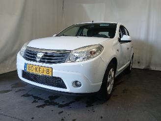 Damaged car Dacia Sandero Sandero I (BS) Hatchback 1.2 16V (D4F-732(D4F-F7)) [55kW]  (11-2008/12=
-2012) 2009/10