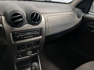 Dacia Sandero Sandero I (BS) Hatchback 1.2 16V (D4F-732(D4F-F7)) [55kW]  (11-2008/12=
-2012) picture 17
