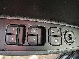 Hyundai I-10 i10 (B5) Hatchback 1.0 12V (G3LA) [49kW]  (08-2013/06-2020) picture 12