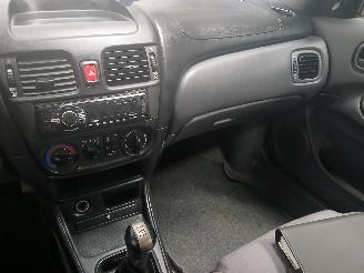 Nissan Almera Almera (N16) Hatchback 1.5 16V (QG15DE(Euro 4)) [72kW]  (10-2002/09-20=
06) picture 16