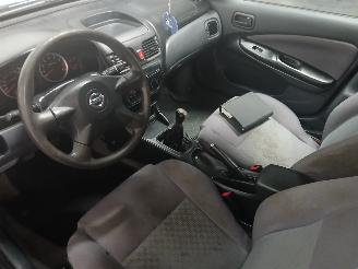 Nissan Almera Almera (N16) Hatchback 1.5 16V (QG15DE(Euro 4)) [72kW]  (10-2002/09-20=
06) picture 12