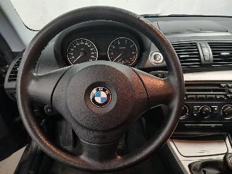 BMW 1-serie 1 serie (E81) Hatchback 3-drs 116i 1.6 16V (N43-B16A) [90kW]  (03-2007=
/12-2011) picture 18