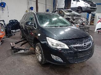 Opel Astra Astra J Sports Tourer (PD8/PE8/PF8) Combi 1.4 Turbo 16V (A14NET(Euro 5=
)) [88kW]  (10-2010/04-2016) picture 2