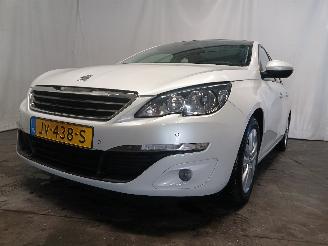 krockskadad bil auto Peugeot 308 308 SW (L4/L9/LC/LJ/LR) Combi 5-drs 1.2 12V e-THP PureTech 130 (EB2ADT=
S(HNS)) [96kW]  (03-2014/06-2021) 2014/5