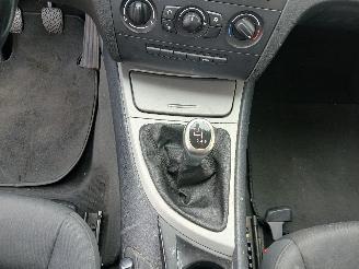 BMW 1-serie 1 serie (E81) Hatchback 3-drs 116i 1.6 16V (N43-B16A) [90kW]  (03-2007=
/12-2011) picture 17