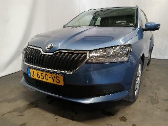 krockskadad bil auto Skoda Fabia Fabia III Combi (NJ5) Combi 5-drs 1.0 TSI 12V (DKLD) [70kW]  (08-2014/=
12-2022) 2020/10